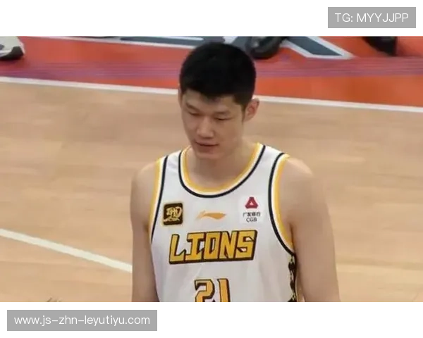 CBA胡金秋篮下强攻，广厦顺利赢球