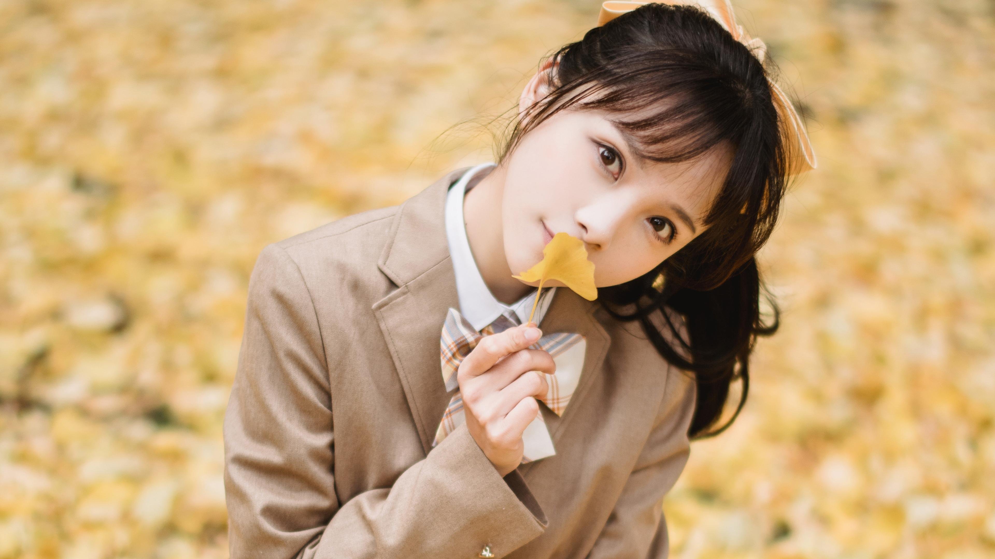 乐鱼体育官网-仰泳赛道荷兰女队表现稳健，荷兰游泳女名将