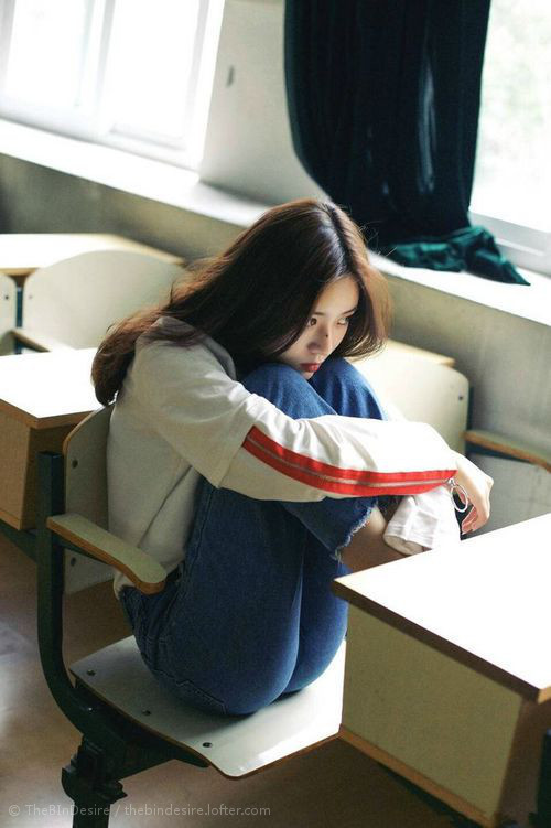 水球比赛摩纳哥女队配合默契，摩纳哥球迷